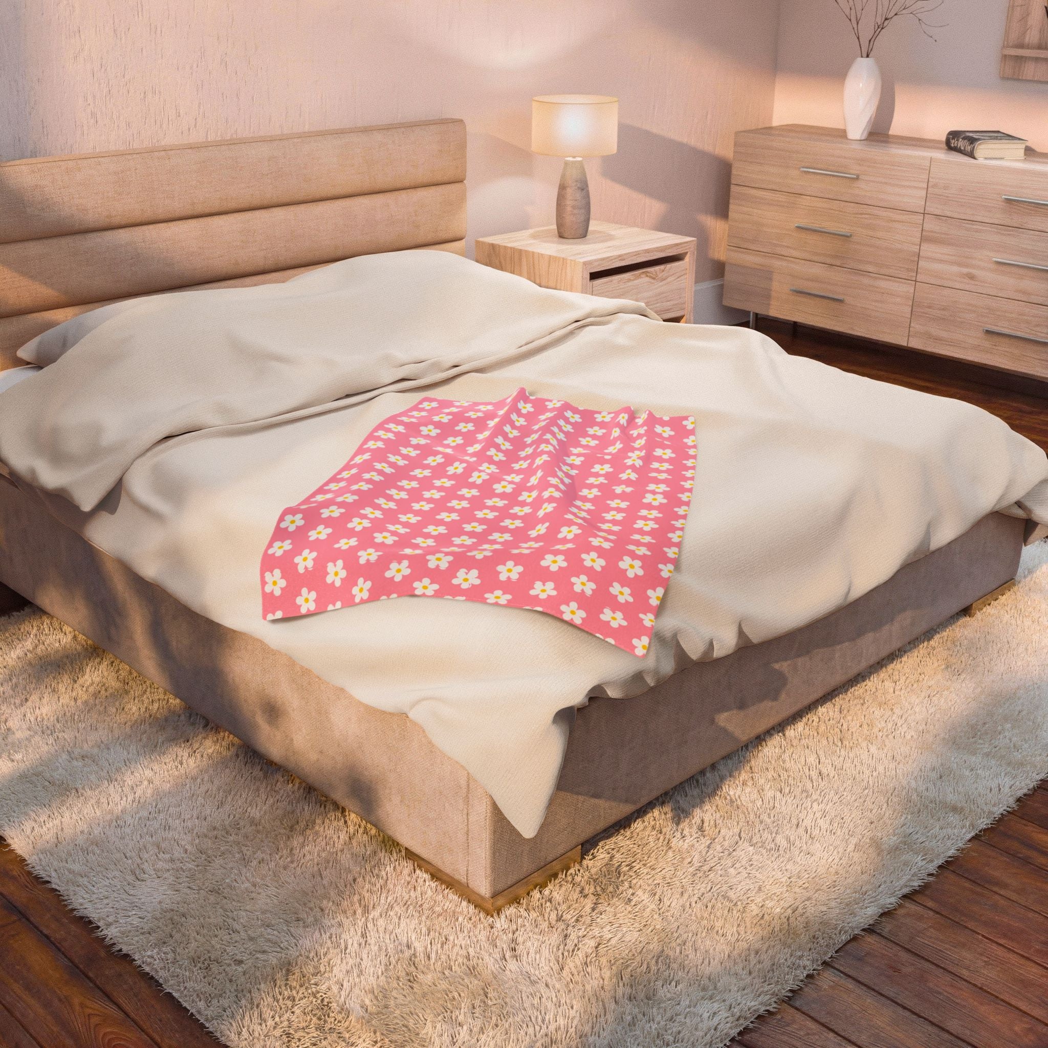 Velveteen Plush Blanket - Daisy Collection